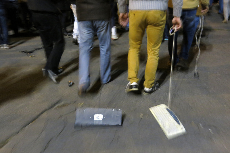 Illustration for article titled Miles de personas protestan en Budapest contra el impuesto de Internet